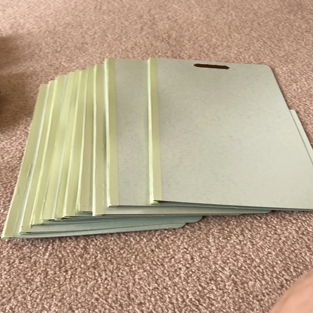 NWOT 20pk Pendaflex Recycled Classification File Folders, 1 Divider, 2